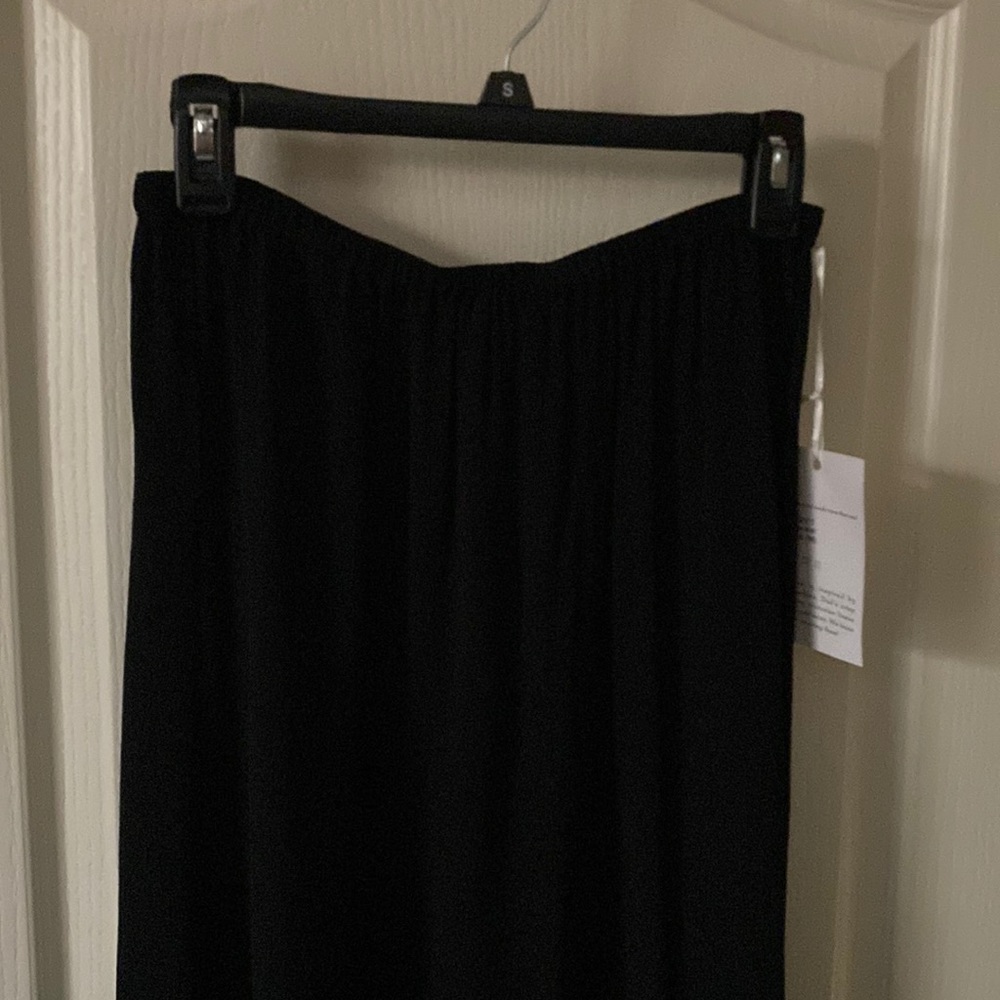 Whitewash brand skirt. Very black with a gentle ruffle on the bottom.